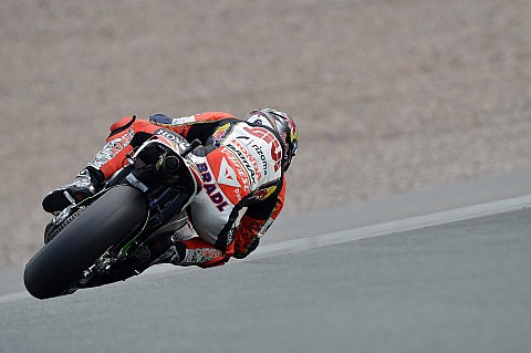 Bradl stößt Lorenzo von der Spitze: Marquez auf Fünf