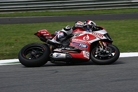 Badovini in Deutschland auf Pole: Melandri und Sykes in Reihe eins