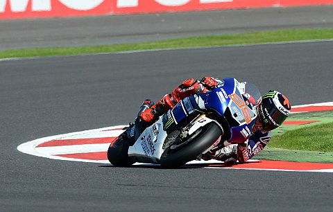 Lorenzo gewinnt packendes Duell gegen Marquez : Entscheidung in letzter Runde