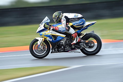 Davies holt den Heimsieg: Laverty im BMW-Sandwich