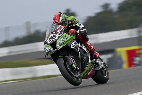 Tom Sykes fliegt auf die Pole: WM-Führende mit packenden Qualifying-Duell