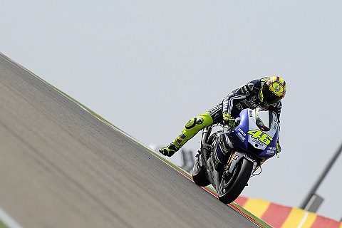 Rossi legt am Sonntag vor: Marquez und Crutchlow dicht dran
