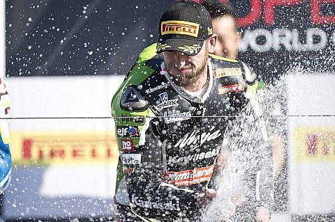 Sykes räumt alles ab: Laverty und Guintoli hatten Glück