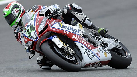 Giugliano schnellster im ersten Qualifying: Sykes nur Siebter, Laverty und Guintoli in Reichweite