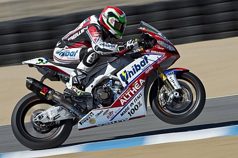 Giugliano setzt sich weiter durch: Laverty, Guintoli und Sykes im harten Dreikampf