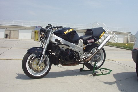 Custombike Challenge - Naked Bike Fahrer aufgepasst