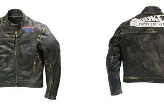 Duke II mit Lederjacke Duke II mit Lederjacke
