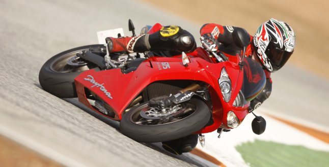 Triumph Daytona 675 09