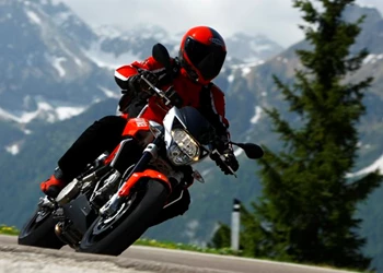 Aprilia SL750 Shiver Test Aprilia SL750 Shiver Test