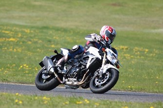Suzuki GSR750 am Ring