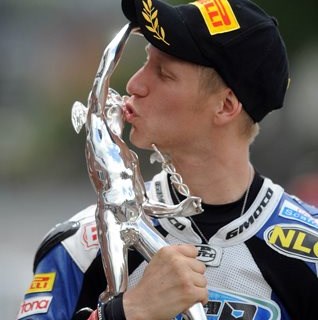 TT - Pirelli räumt ab