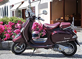 Vespa Vie della Moda
