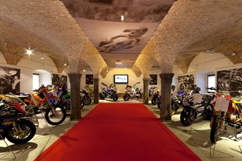 20Y Akrapovic - Bilder