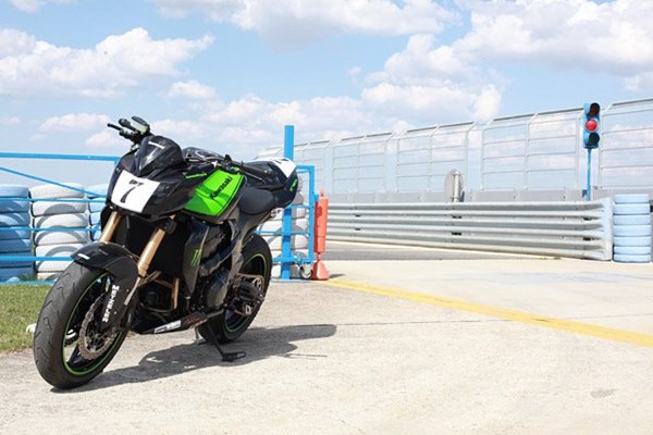 Kawasaki Z750 RR