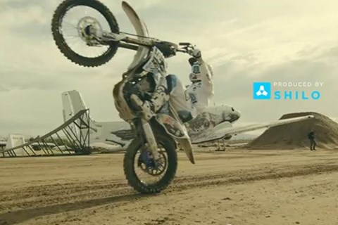 Robbie Maddison fliegt