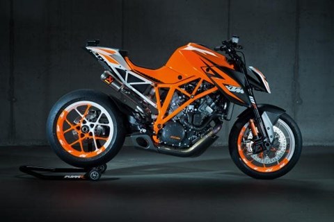 1290 Super Duke R live