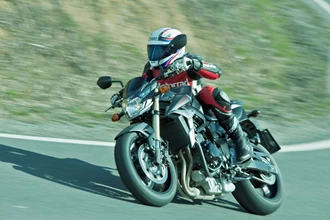 Brutale 800 vs.GSR750 Brutale 800 vs.GSR750