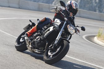 Yamaha MT-09 Testbericht mit Testvideo Yamaha MT-09 Testbericht mit Testvideo