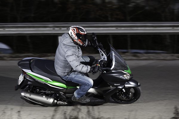Kawasaki J300 im Test