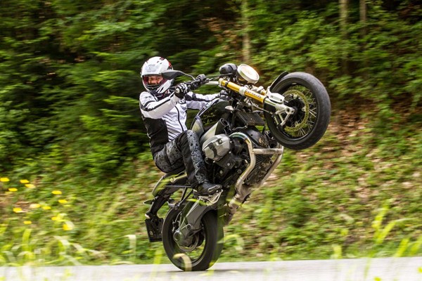 BMW R nineT Testbericht Roadshow