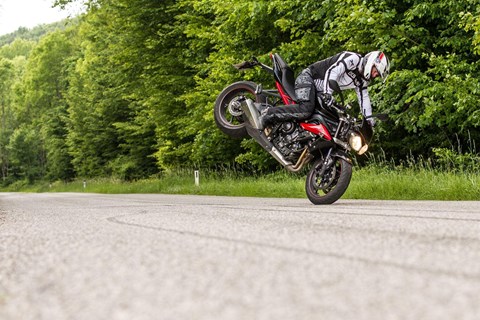 Triumph Street Triple 675 R Testbericht