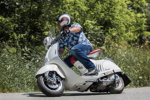 Vespa 946 Test