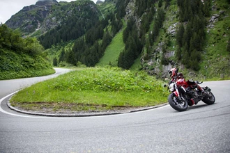 Monster 1200 Pässe Monster 1200 Pässe