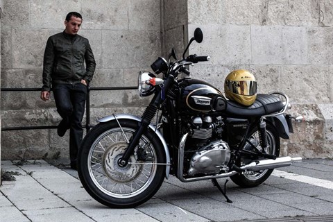 Triumph Bonneville T100 Test