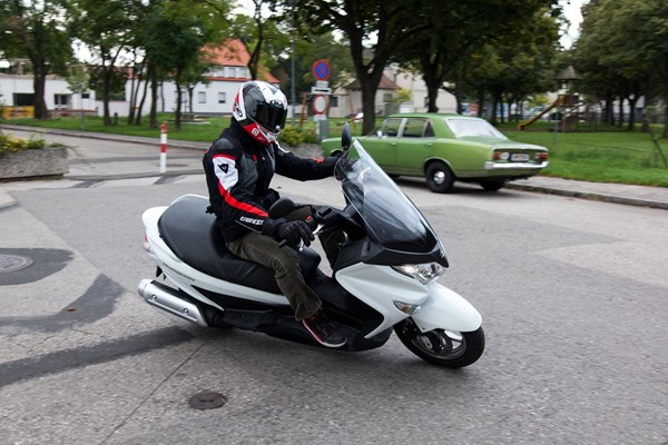 Suzuki Burgman 125 - der kleine Luxusroller. Suzuki Burgman 125 - der kleine Luxusroller.