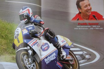 Freddie Spencer gibt beim Oldtimer GP Schwanenstadt 1000PS ein Interview Freddie Spencer gibt beim Oldtimer GP Schwanenstadt 1000PS ein Interview