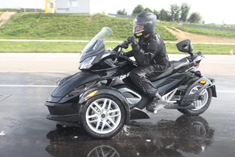 CAN AM Spyder Testride im Fahrtechnikzentrum Marchtrenk CAN AM Spyder Testride im Fahrtechnikzentrum Marchtrenk