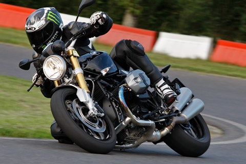 Wie fährt die BMW RnineT? 