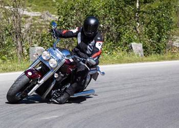 Ducati Diavel und Triumph Thunderbird Commander in den Alpen Ducati Diavel und Triumph Thunderbird Commander in den Alpen
