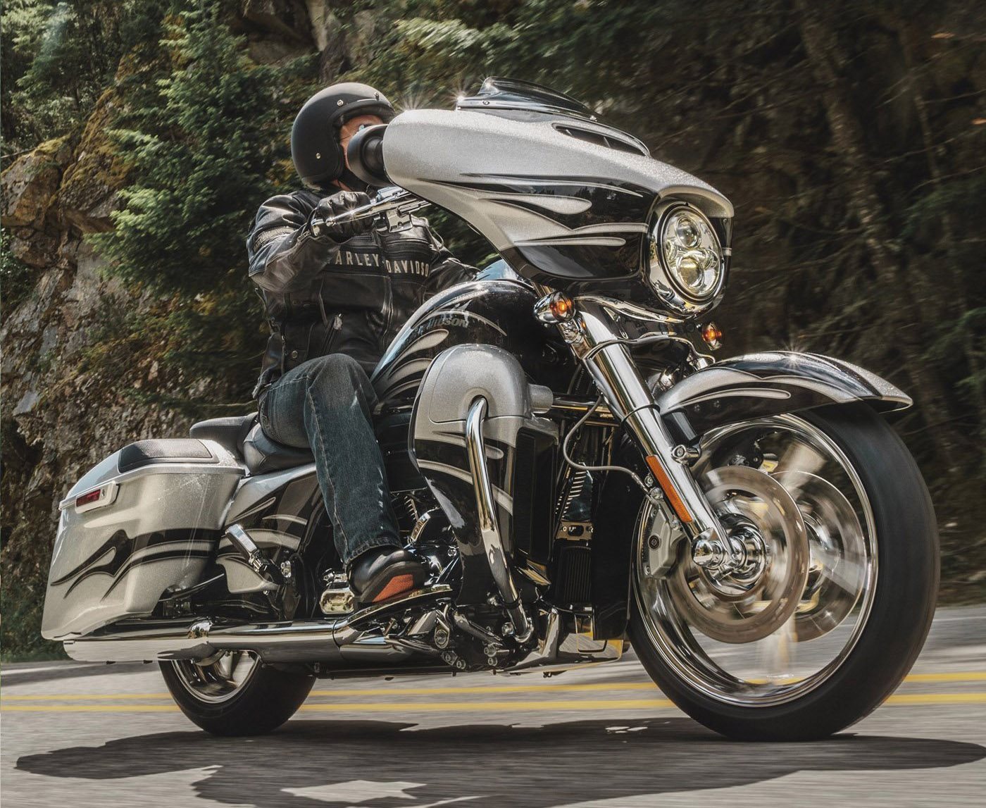 Harley Davidson Prasentiert Vier Faszinierende Cvo Custombi