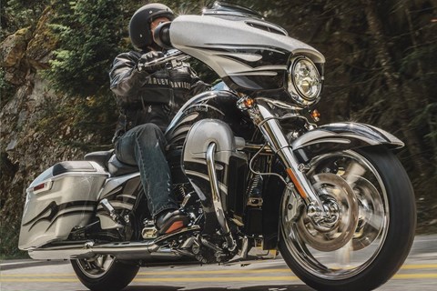 Harley-Davidson CVO Custombikes 2015