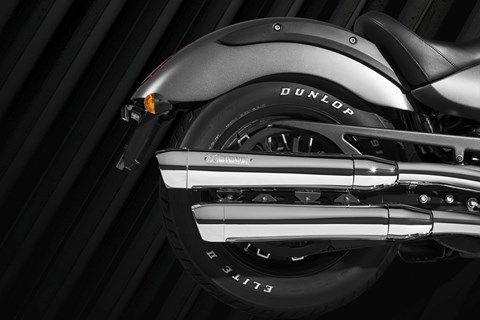 Akrapovic Schalldämpfer für Victory Cruiser