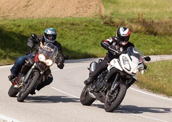 Triumph Tiger 800 XC vs. Tiger Sport 1050