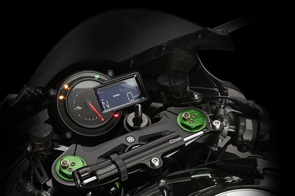 Kawasaki Ninja H2R Rennstreckentest