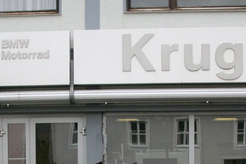 Motorrad Krug in Bernstein räumt sein Lager