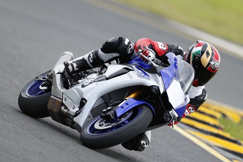 Yamaha R1 2015 Test mit Video