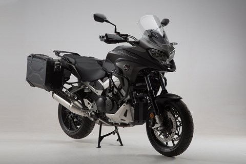 SW-MOTECH stattet Honda VFR 800 X Crossrunner aus