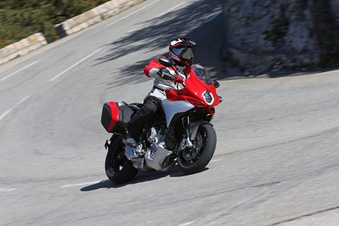 MV Agusta Turismo Veloce 800 Test 2015