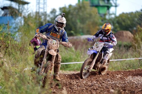 GCC-Team MotorradreifenDirekt.de startet auf Pirelli