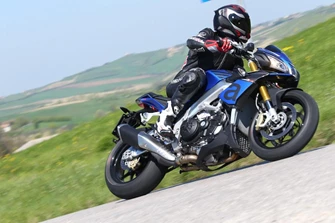 Aprilia Tuono V4 1100 RR 2015 Test Aprilia Tuono V4 1100 RR 2015 Test