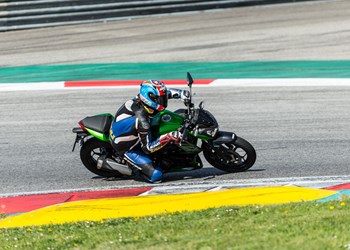 Kawasaki Z300 Test 2015 Kawasaki Z300 Test 2015