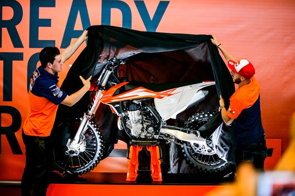 KTM präsentiert neue SX-Modellgeneration KTM präsentiert neue SX-Modellgeneration