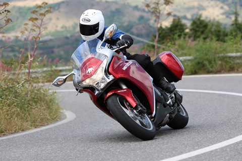 METZELER Roadtec Z8 Interact ist der Testsieger