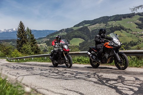 KTM 1050 Adventure vs. Suzuki V-Strom 1000
