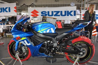 Serien Suzuki GSX-R750 im Einsatz Serien Suzuki GSX-R750 im Einsatz