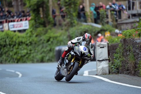 METZELER dominiert bei der Isle of Man TT 2015